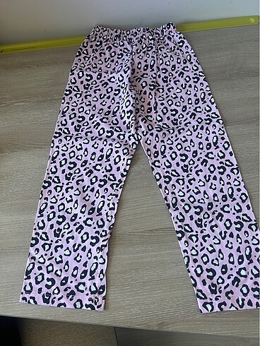 6 Yaş Beden Pembeli Leoparlı Pijama Takımı 6-7Yaş