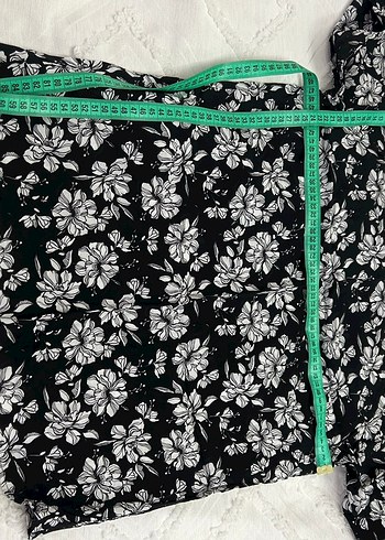 Kolları Dantel Detaylı. Hiç Giyilmedi - Görsel 5