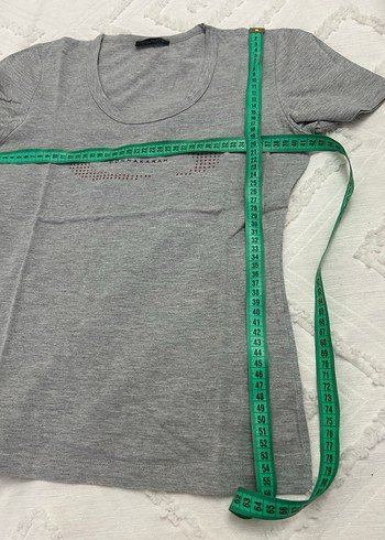 Gri ve Beyaz Kadın Kısa Kollu Tişört - Görsel 5