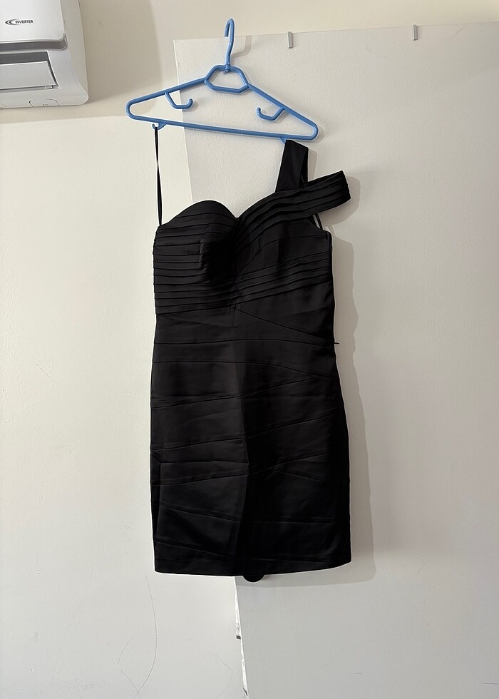 Kısa saten abiye - Görsel 2