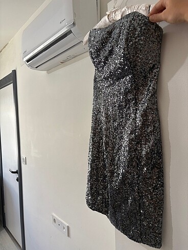 Kısa payetli abiye - Görsel 2