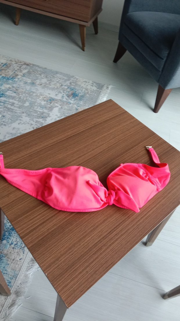 Pembe fiyonklu Askılı Kadın Bikini Üstü - Görsel 3