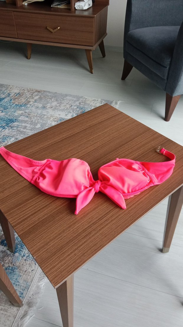 Pembe fiyonklu Askılı Kadın Bikini Üstü - Görsel 2