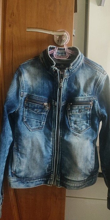 8 Yaş Beden Kot ceket,yeni gibidir 7/8 yaş 