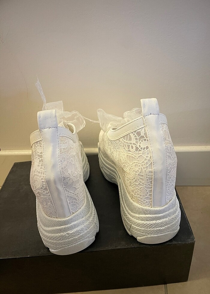 Düğün spor ayakkabı - Görsel 4