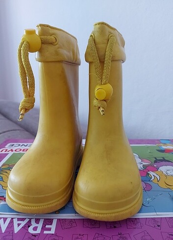 Yağmur çizmesi 