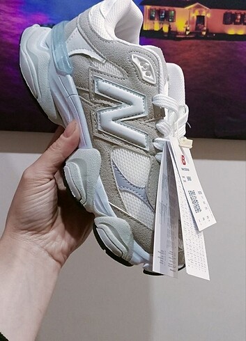 New Balance 9060 Bej