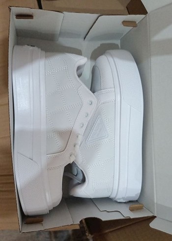 Prada Beyaz Prada Milano Platform Topuklu Spor Ayakkabı