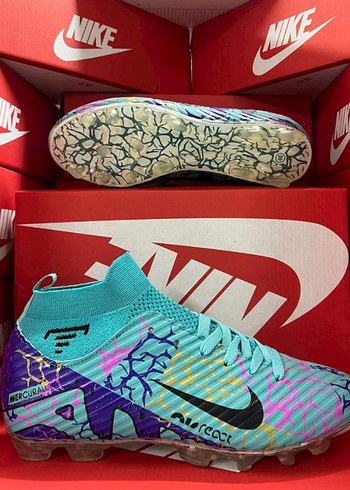 Nike Su Yeşili Krampon