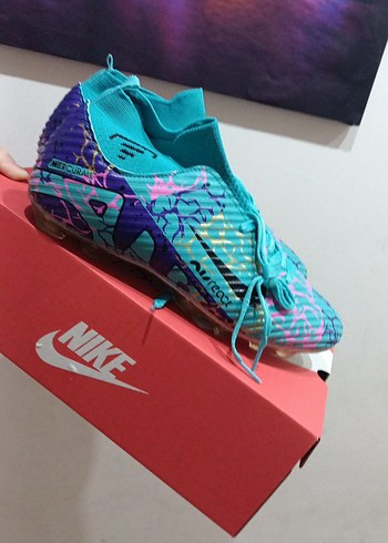Renkli Erkek Nike Futbol Ayakkabısı