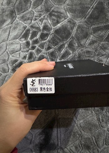 Yves Saint Laurent Kutu - Görsel 3