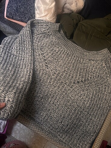 Oversize delikli kazak