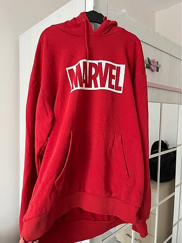 Kırmızı marvel sweatshirt