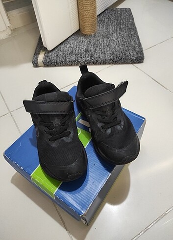 30 Beden Skechers 31 numara 