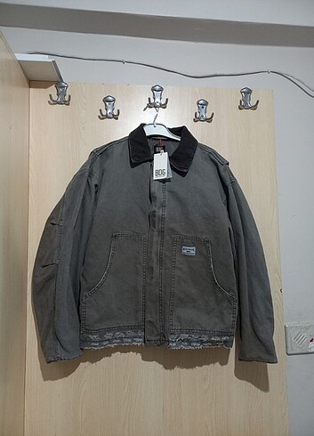 BDG URBAN OUTFITTERS MONT