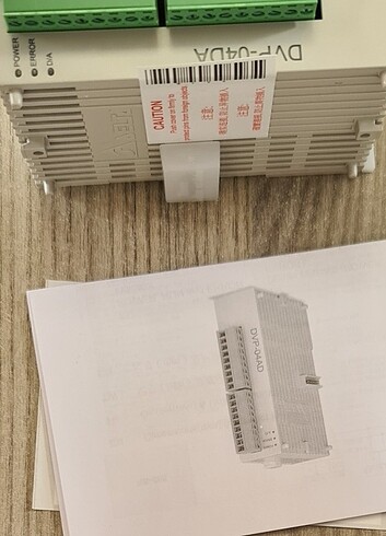 Delta Delta DVP04AD- S2 PLC Modülü