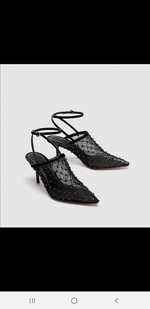 Zara etiketi üzerinde taşlı 