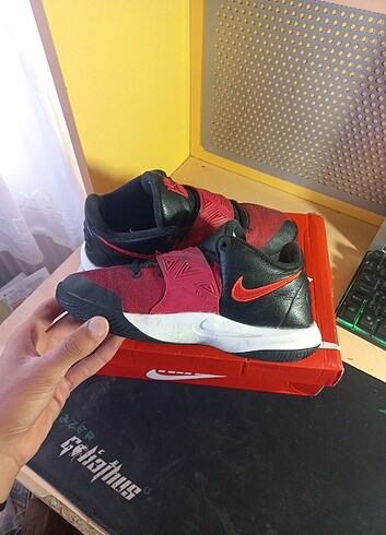 Nike Nike Basketbol Ayakkabi Kyrie Flaytrap 3