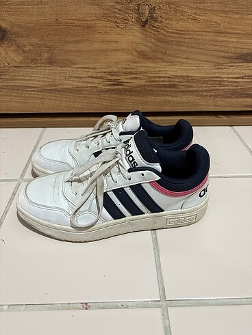 37 Beden Adidas spor ayakkabı