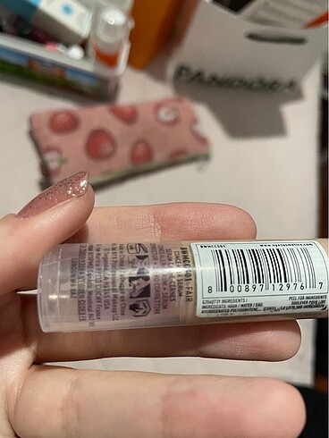 Beden Nyx bare with me 01 fair kapatıcı