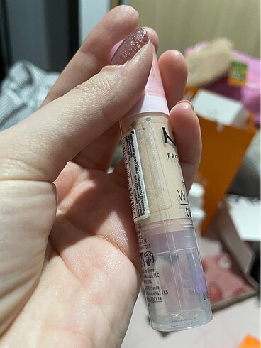 Beden Renk Nyx bare with me 01 fair kapatıcı