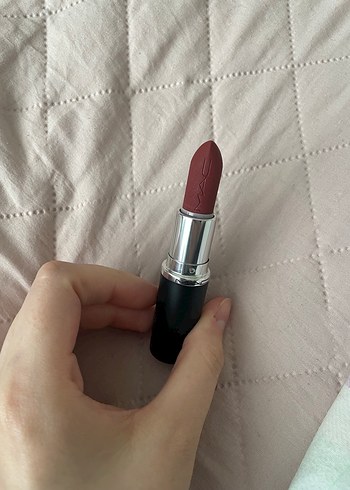  Beden siyah Renk MAC go retro ruj