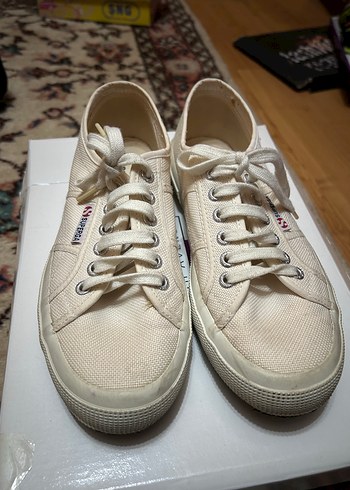Superga ürünü
