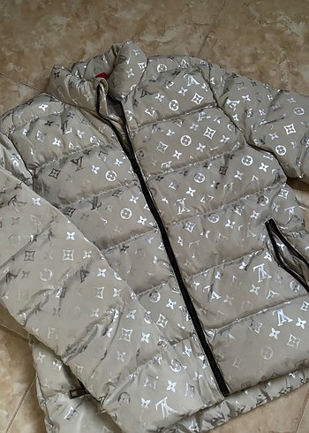 Louis Vuitton Kadın Gri Baskılı Kışlık Mont