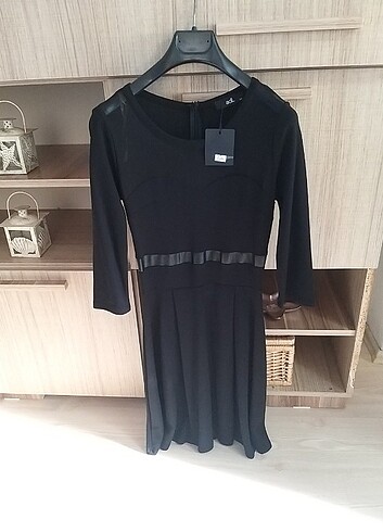 Yeni ETIKETLI spor şık ELBISE