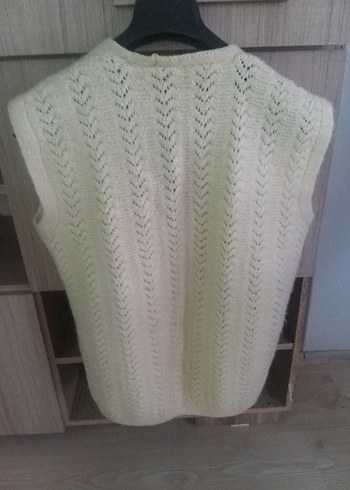 Beyaz V Yaka Örgü Kolsuz Kadın Yelek - Görsel 2