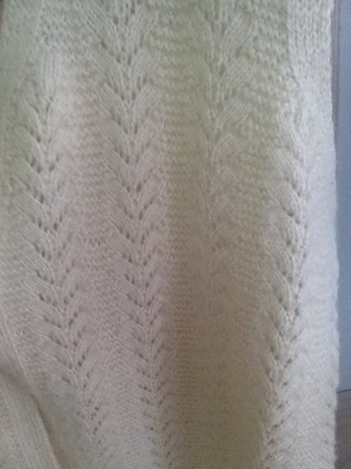 Beyaz V Yaka Örgü Kolsuz Kadın Yelek - Görsel 5