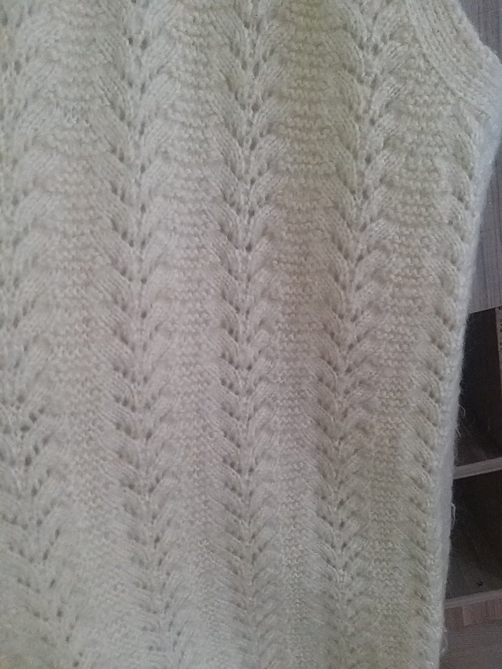 Beyaz V Yaka Örgü Kolsuz Kadın Yelek - Görsel 3