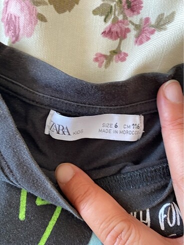 6 Yaş Beden siyah Renk Zara tshirt