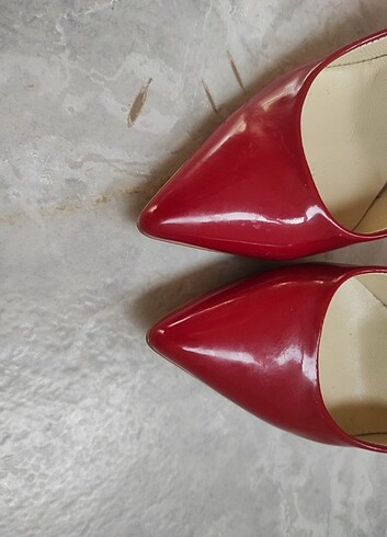 Kırmızı Topuklu Ayakkabı 