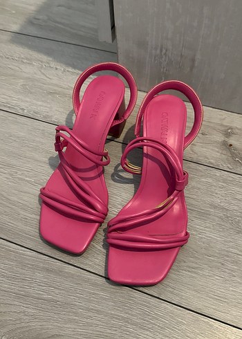 Pembe Minimalist Kadın Topuklu Sandalet