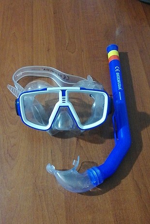 kullanılmamış deniz gözlüğü ve şnorkel