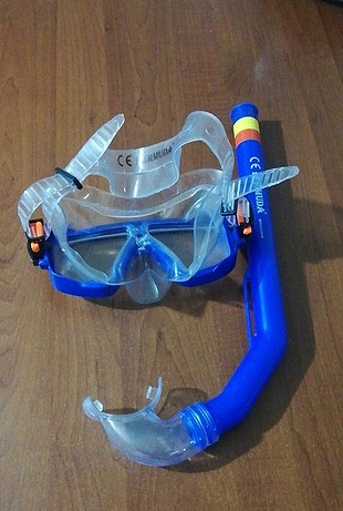  kullanılmamış deniz gözlüğü ve şnorkel