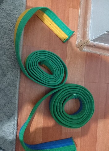 Sarı yeşil ve yeşil mavi Taekwando kuşak