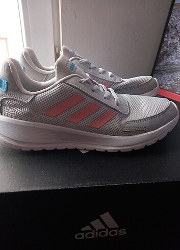 38 Beden Adidas orijinal spor kadın ayakkabı 38 numara