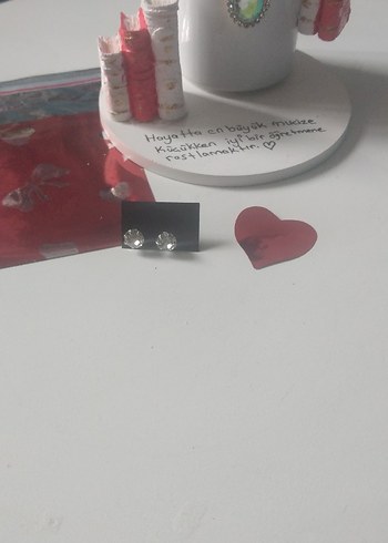 Diğer Kırmızı Mini Seramik Figür ve Küpe Seti ogretmenler gunu