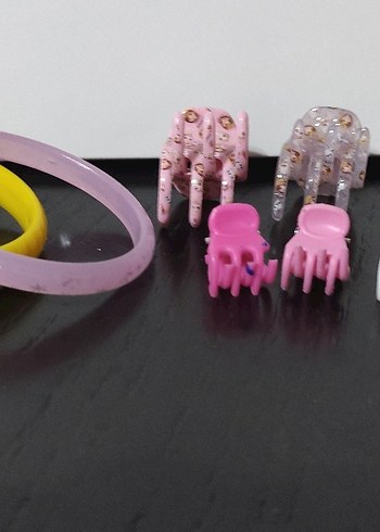 Hello Kitty bilezik ve toka toplu fiyatidir