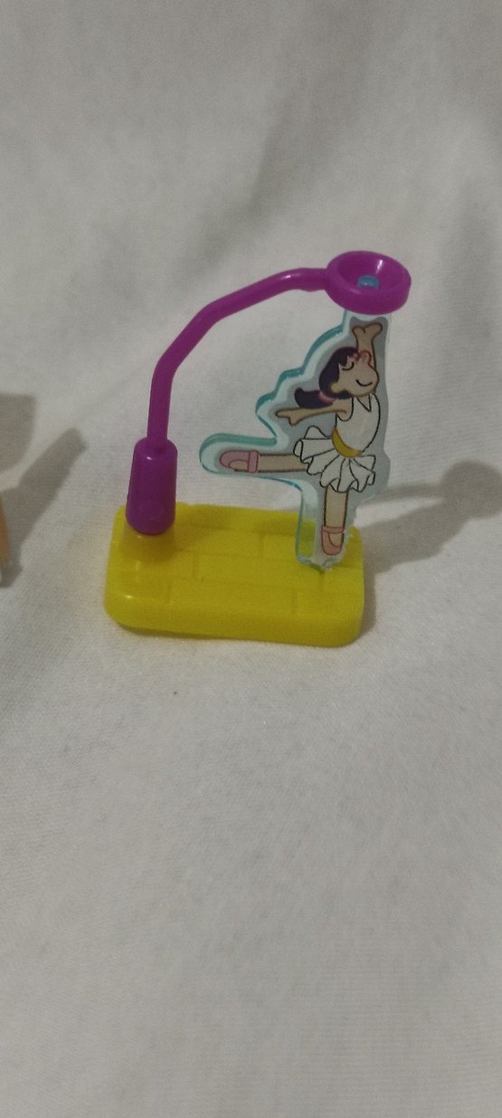 figür oyuncak kutusunda - Görsel 4