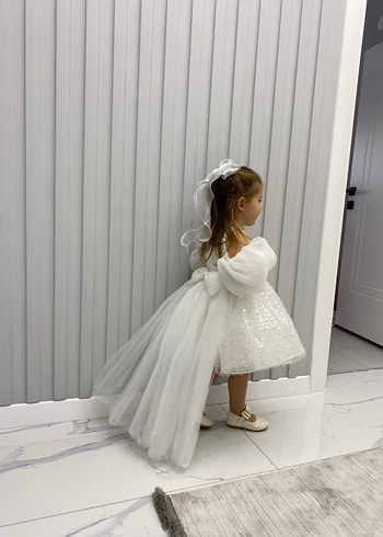 Beyaz Pul Payetli Kız Çocuk Elbisesi ve 23 numara ayakkabı - Görsel 3