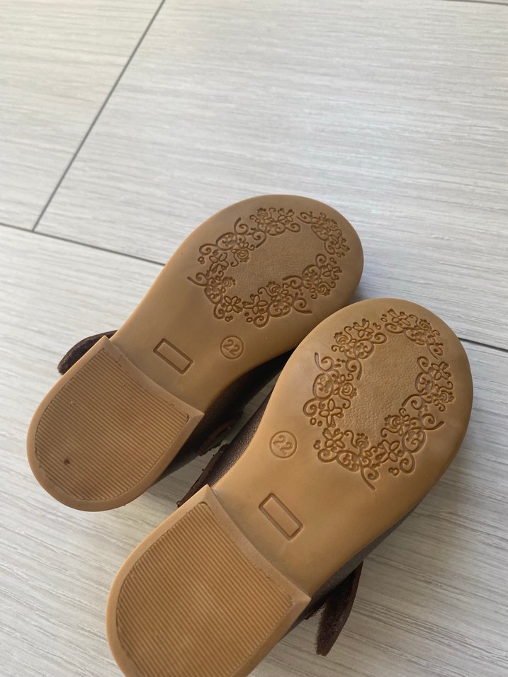 Kahverengi Fiyonk Detaylı Kız Babet - Görsel 4