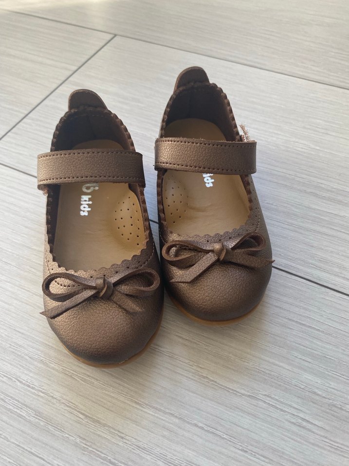 Kahverengi Fiyonk Detaylı Kız Babet - Görsel 2