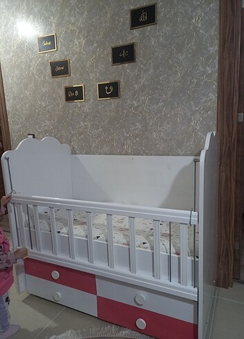 Diğer Bebek beşiği