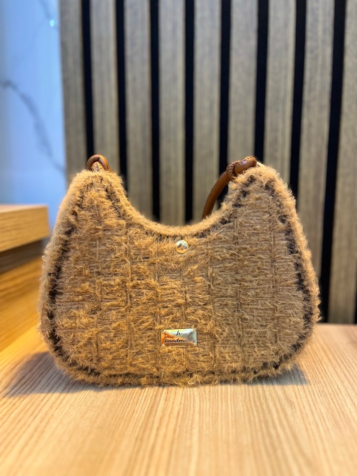 Kürk Detaylı Kahverengi Örgü Kadın Çanta - Görsel 3