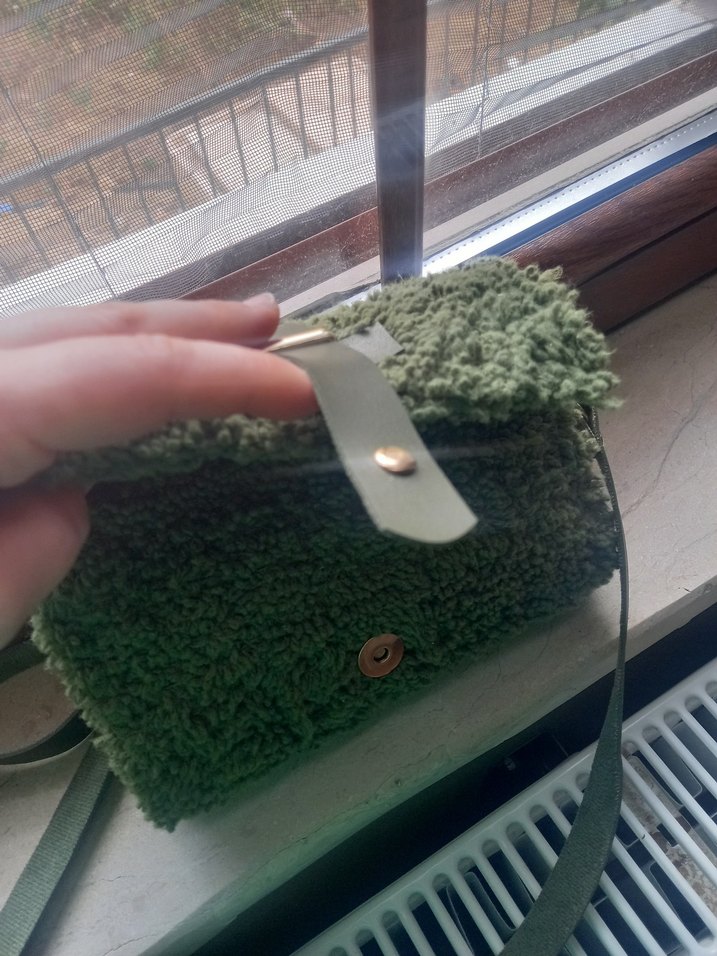 Yeşil Örgü Kumaşlı Tokalı Kadın Çanta - Görsel 3