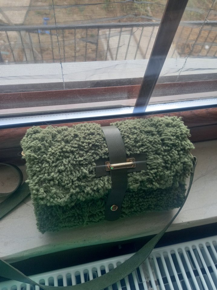 Yeşil Örgü Kumaşlı Tokalı Kadın Çanta - Görsel 2