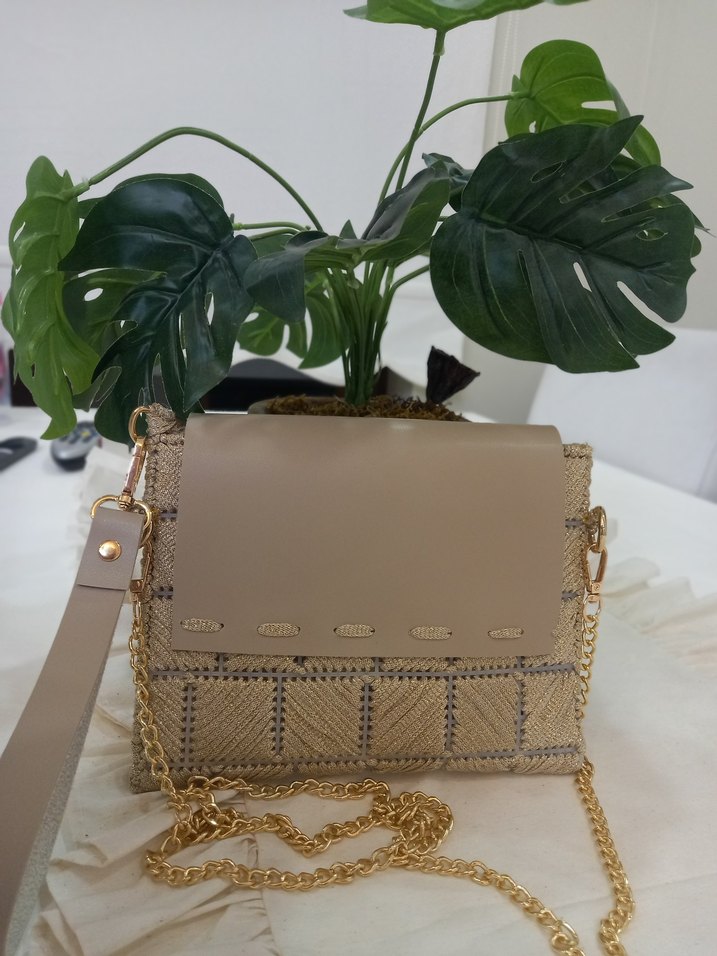 Nakışlı Zincir Detaylı Bej kanvas  Kadın Çanta - Görsel 3